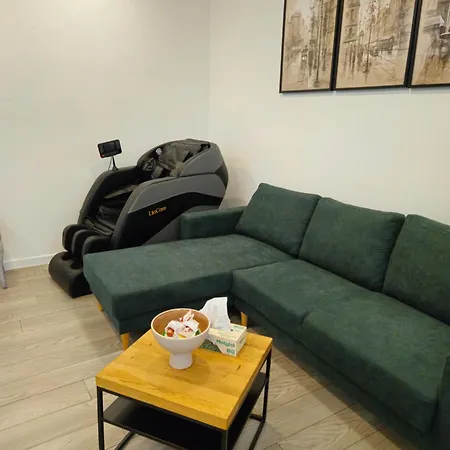 The Bohemian Connection, Rezerva Acum Ultracentral Spatios Si Curat, Scaun Masaj, Ceai, Cafea, Apa Filtru, Parcare Publica Gratuita Крайова