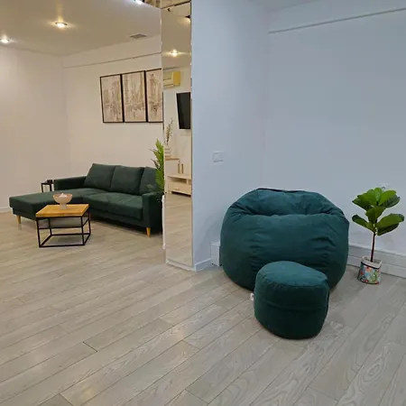The Bohemian Connection, Rezerva Acum Ultracentral Spatios Si Curat, Scaun Masaj, Ceai, Cafea, Apa Filtru, Parcare Publica Gratuita Апартамент Крайова