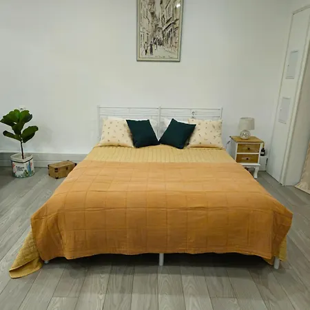 The Bohemian Connection, Rezerva Acum Ultracentral Spatios Si Curat, Scaun Masaj, Ceai, Cafea, Apa Filtru, Parcare Publica Gratuita *