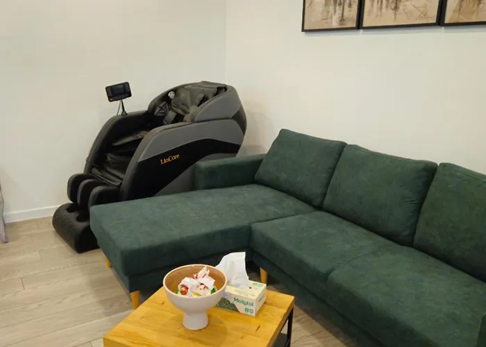 The Bohemian Connection, Rezerva Acum Ultracentral Spatios Si Curat, Scaun Masaj, Ceai, Cafea, Apa Filtru, Parcare Publica Gratuita Craiova