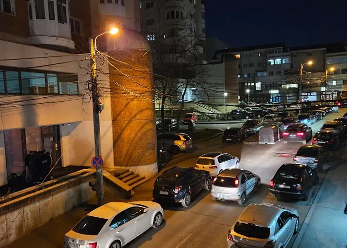 The Bohemian Connection, Rezerva Acum Ultracentral Spatios Si Curat, Scaun Masaj, Ceai, Cafea, Apa Filtru, Parcare Publica Gratuita