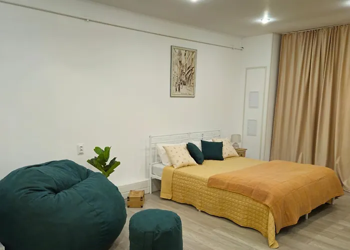 The Bohemian Connection, Rezerva Acum Ultracentral Spatios Si Curat, Scaun Masaj, Ceai, Cafea, Apa Filtru, Parcare Publica Gratuita Craiova