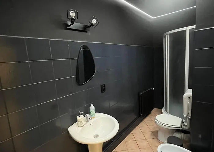 The Bohemian Connection, Rezerva Acum Ultracentral Spatios Si Curat, Scaun Masaj, Ceai, Cafea, Apa Filtru, Parcare Publica Gratuita